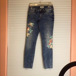 Ankle skinny jeans
